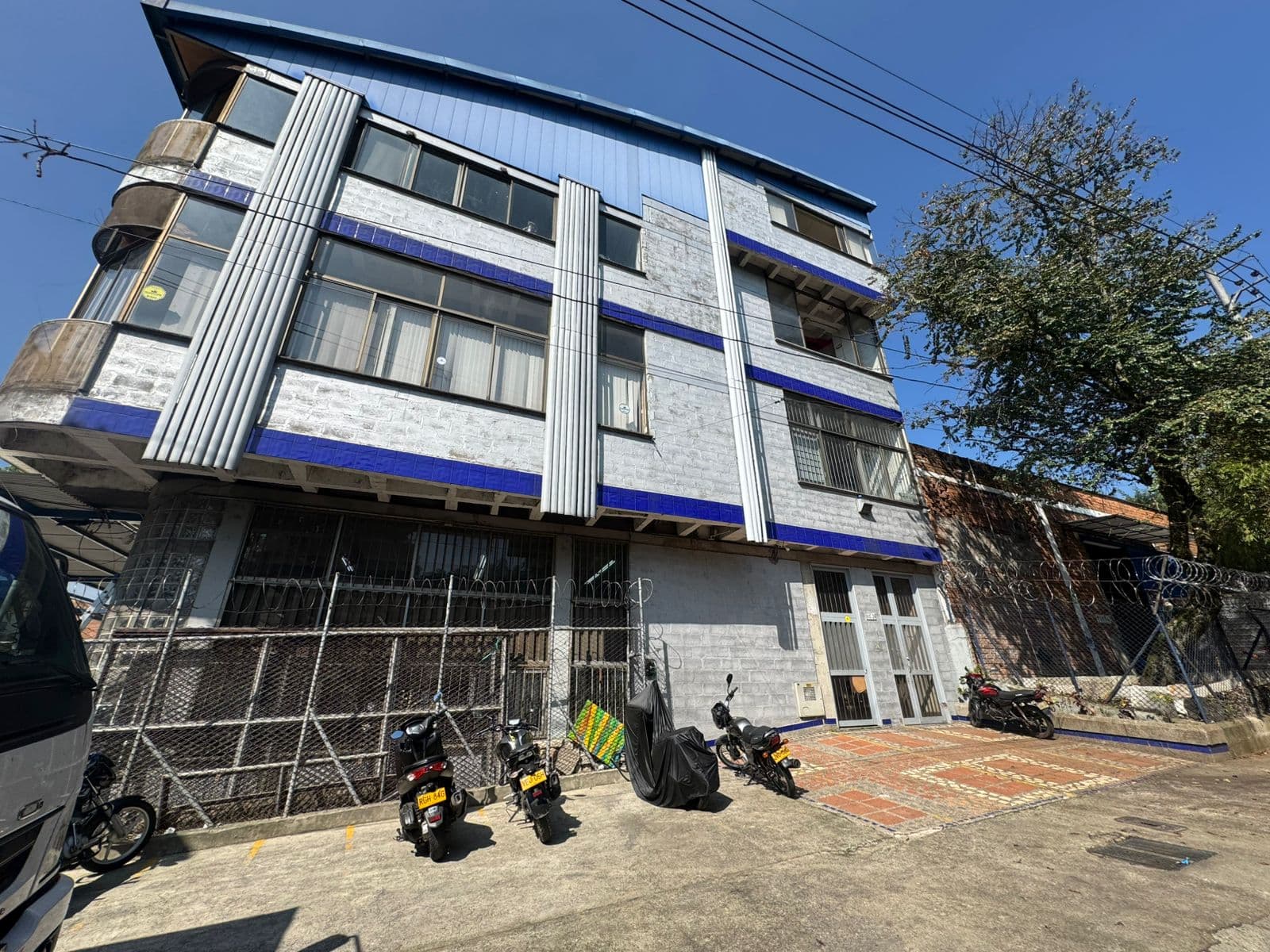 Bodega en arriendo en Guayabal, Medellín — foto 1 de 16