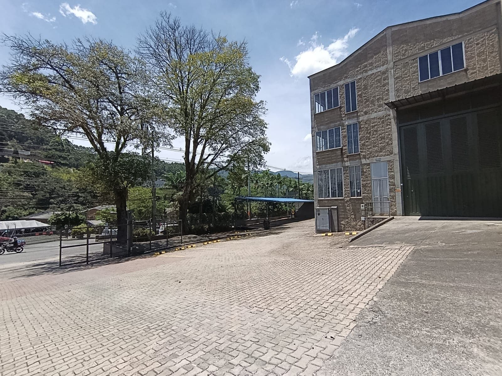 Bodega en arriendo en Sierra Morena, La Estrella — foto 2 de 17
