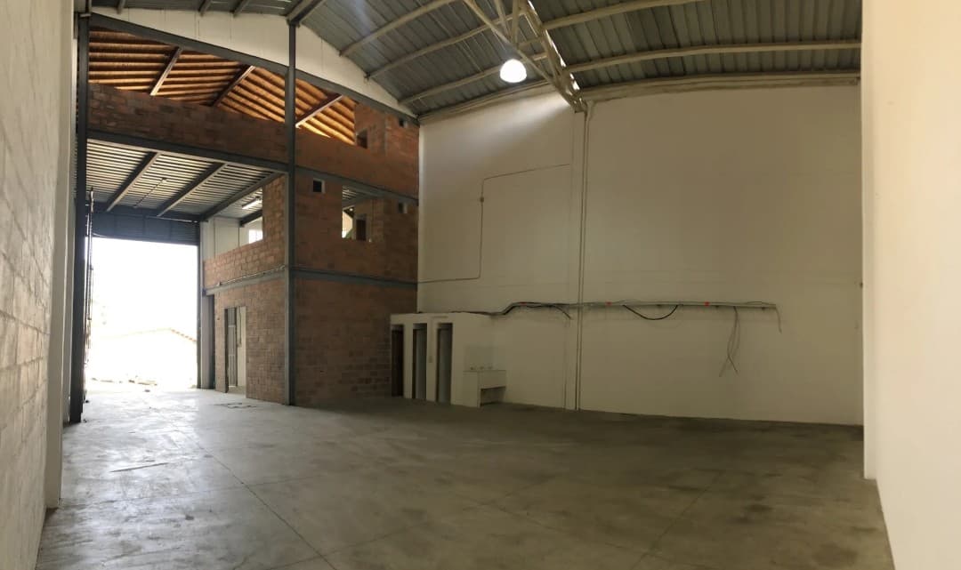 Bodega en arriendo en Sierra Morena, La Estrella — foto 1 de 17