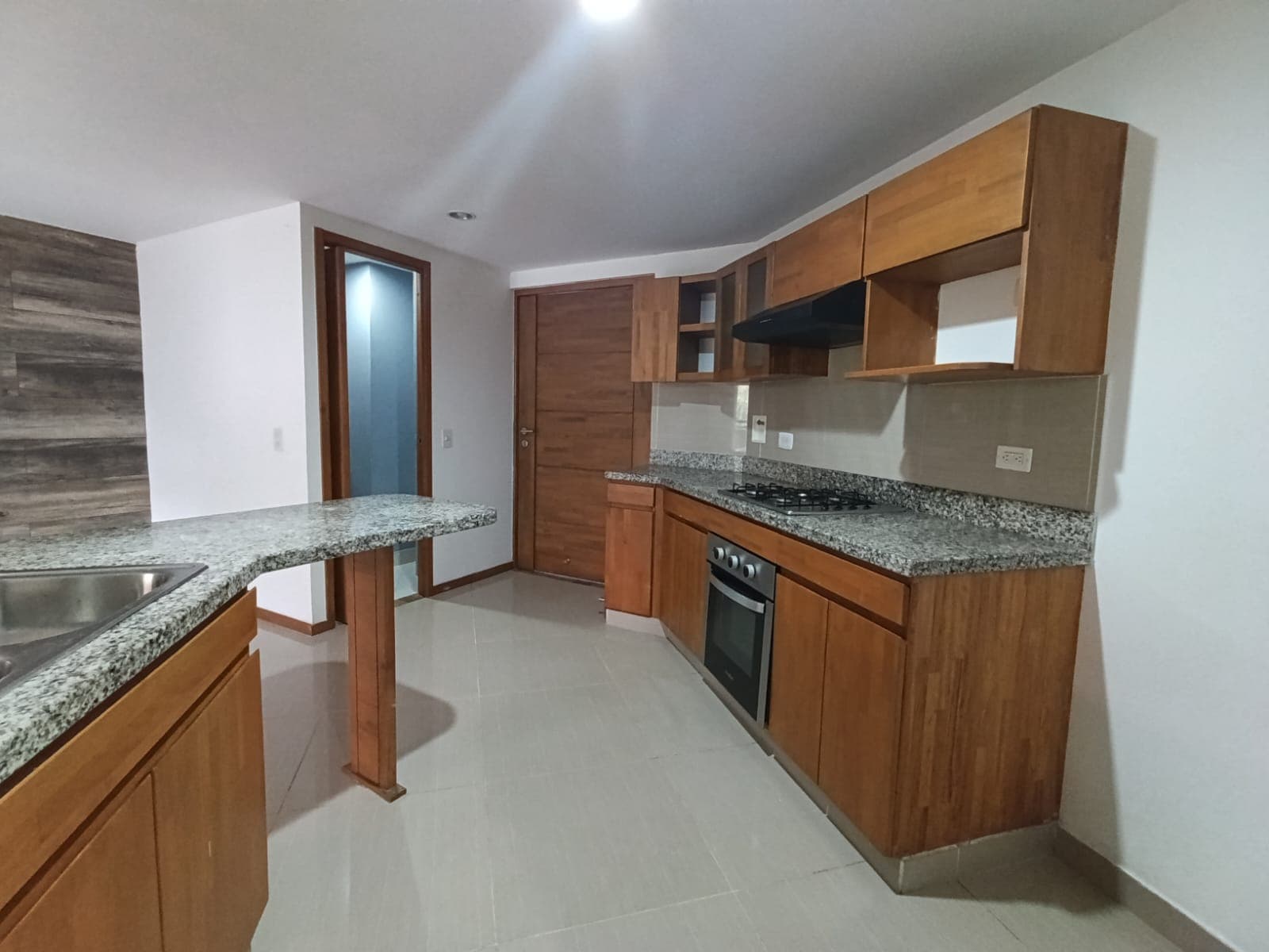 Apartamento en arriendo en Aves María, Sabaneta — foto 2 de 20