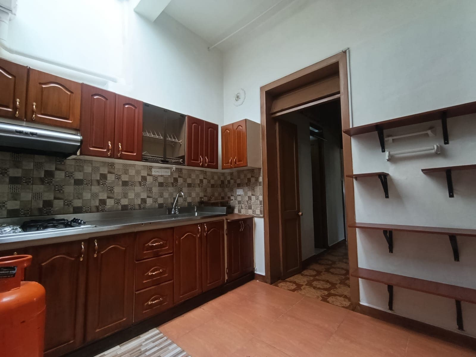Casa Comercial en arriendo en Buenos Aires, Centro, Medellín — foto 2 de 19