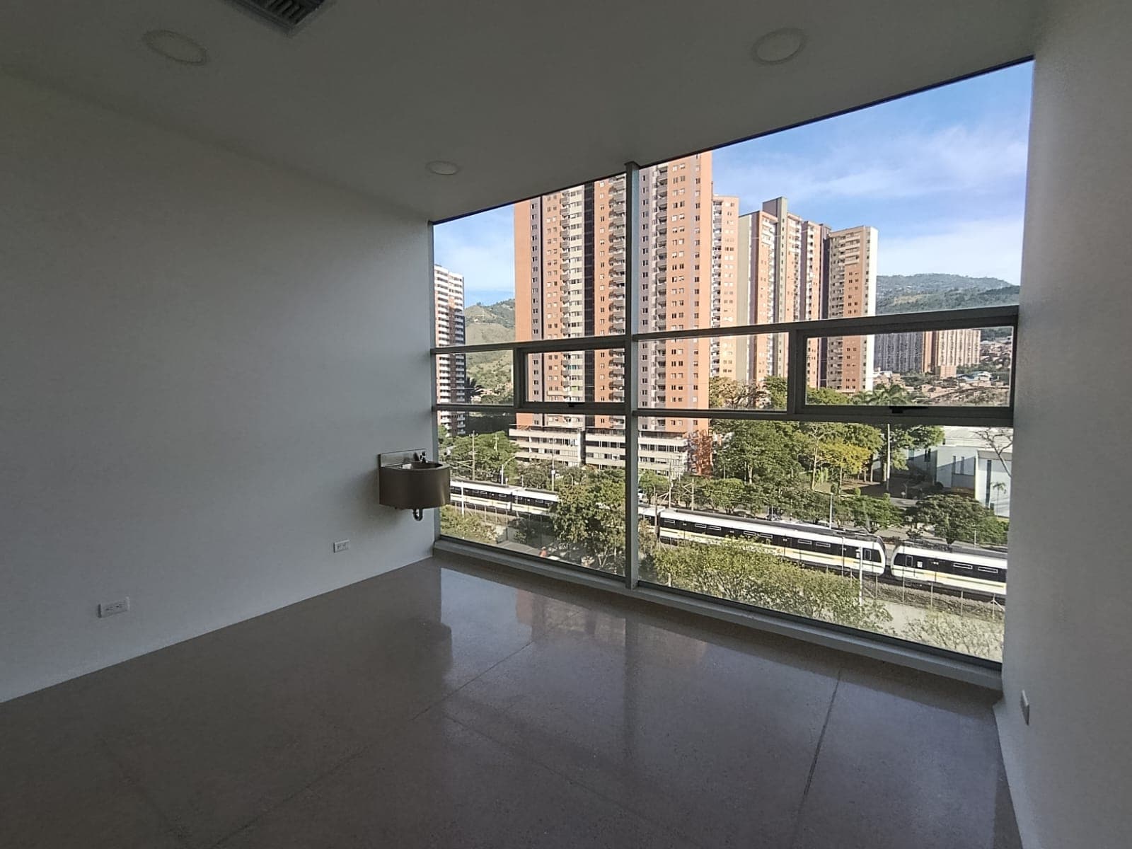 Consultorio en arriendo en Niquia, Bello — foto 1 de 12
