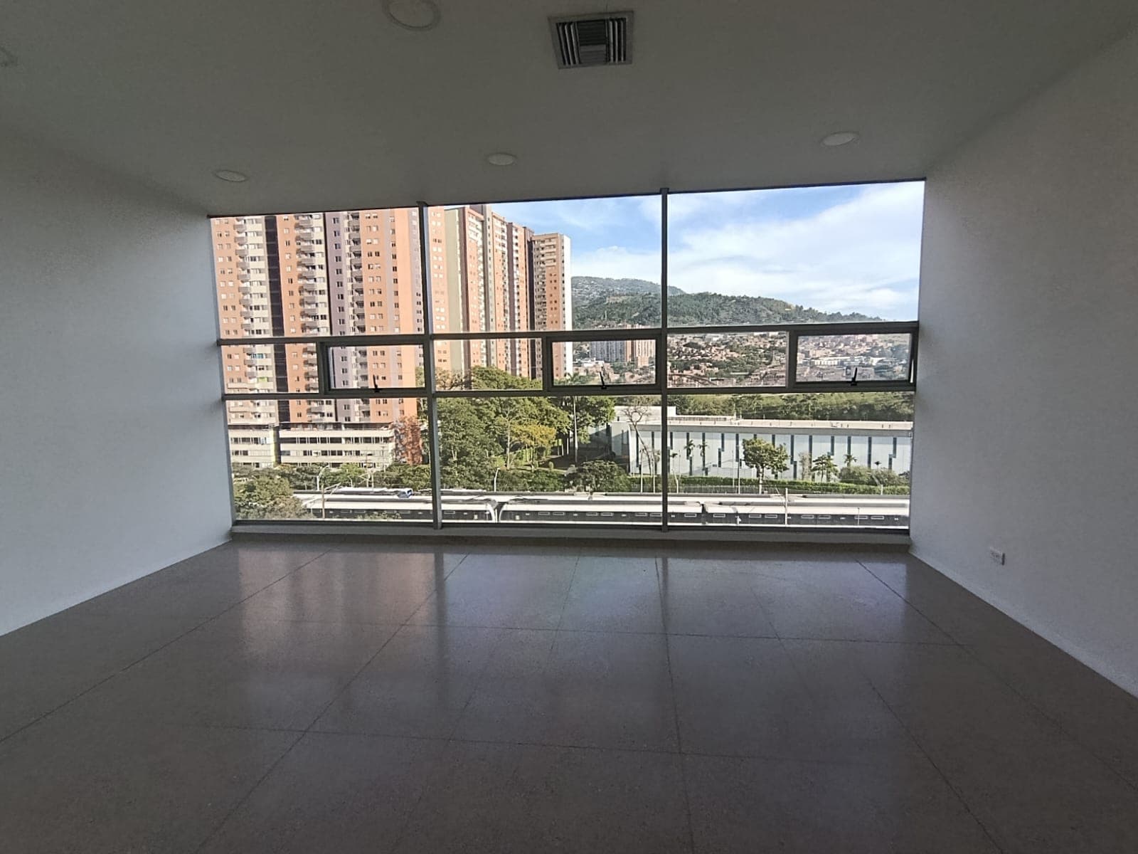 Consultorio en arriendo en Niquia, Bello — foto 2 de 11