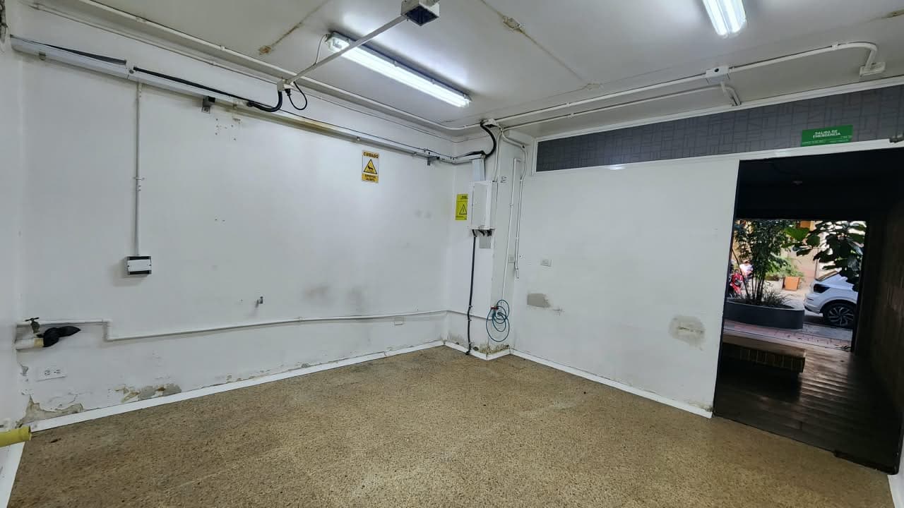 Local en arriendo en El Poblado, Medellín — foto 3 de 9