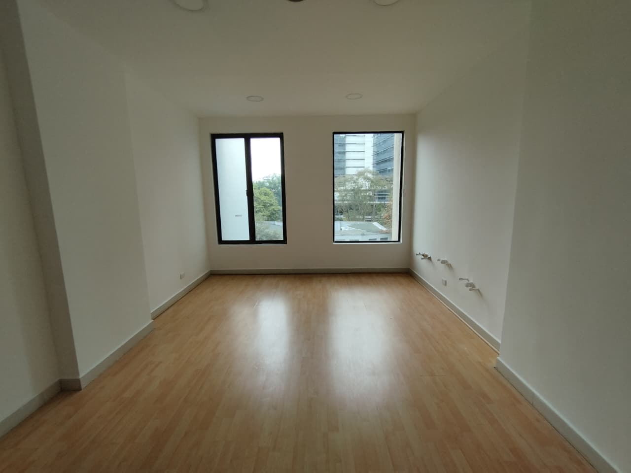 Local en arriendo en Milla De Oro, El Poblado, Medellín — foto 1 de 11