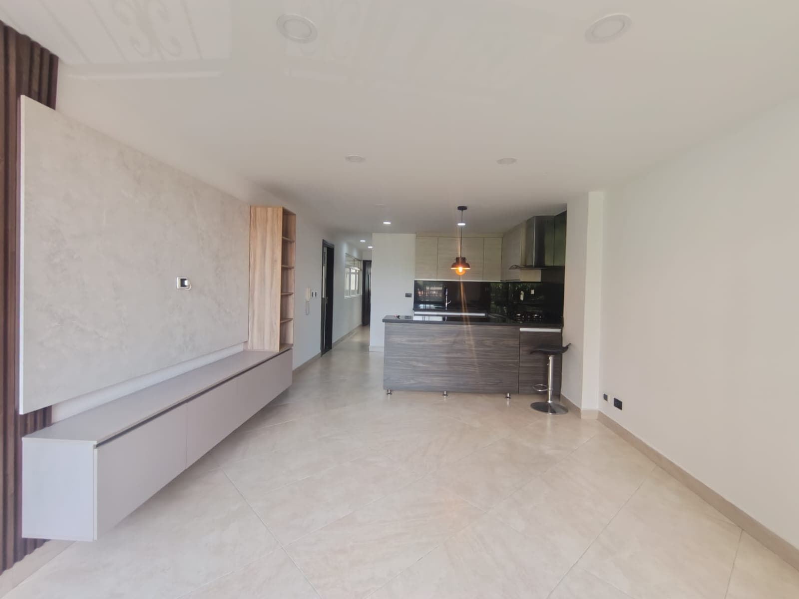 Apartamento en arriendo en El Velódromo, Laureles, Medellín — foto 3 de 19