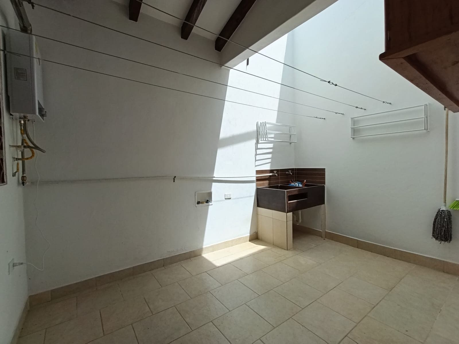 Casa Campestre en arriendo en Vereda Cabeceras, Rionegro — foto 3 de 20