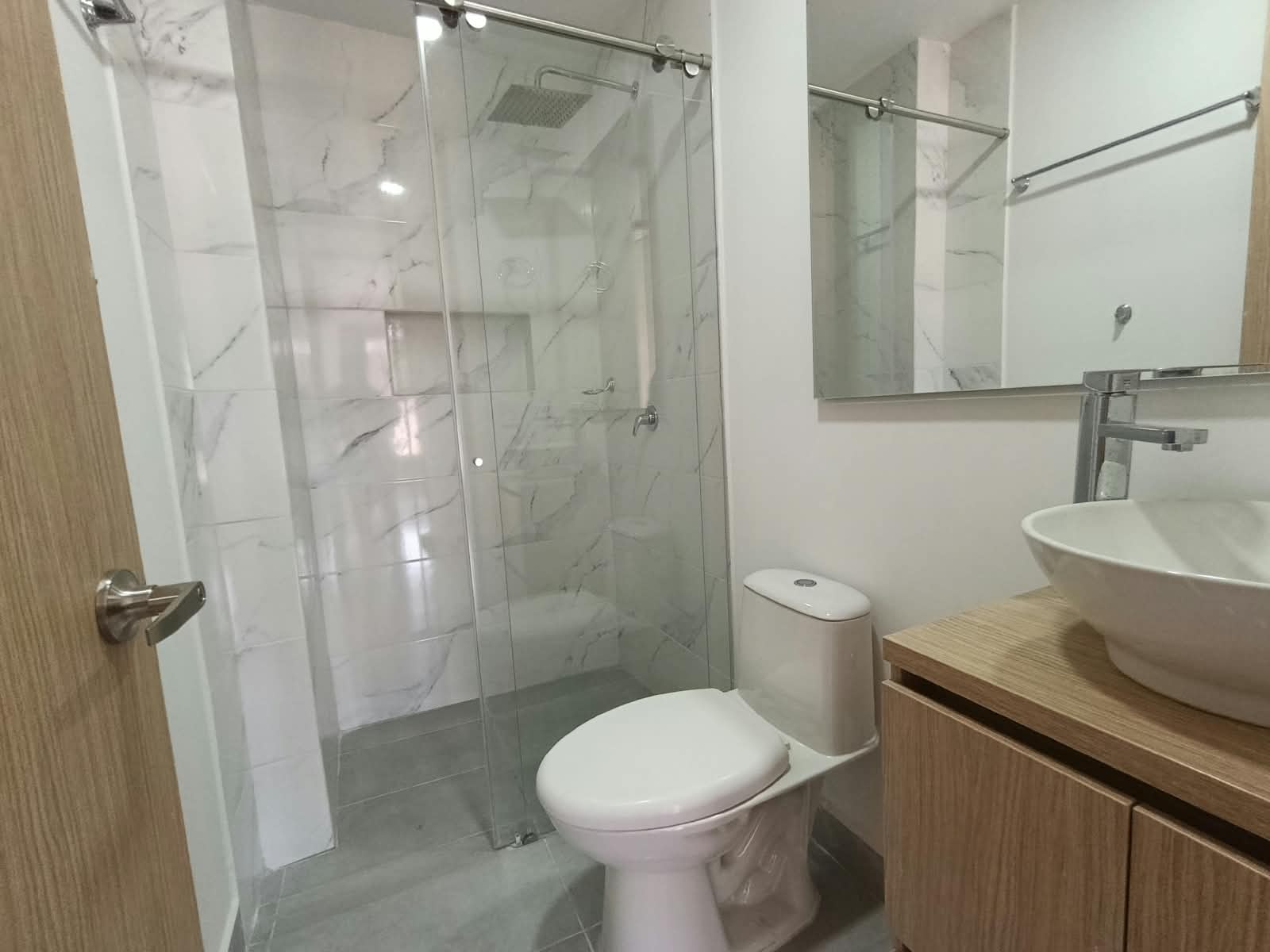 Apartamento en arriendo en El Carmelo, Sabaneta — foto 3 de 17