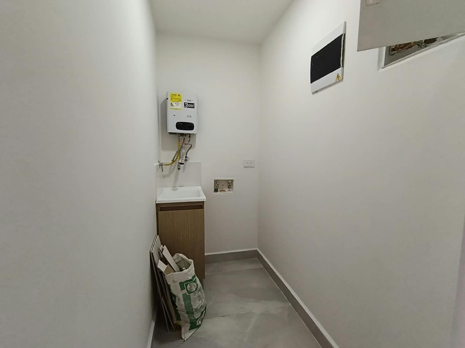 Apartamento en arriendo en El Carmelo, Sabaneta — foto 5 de 17