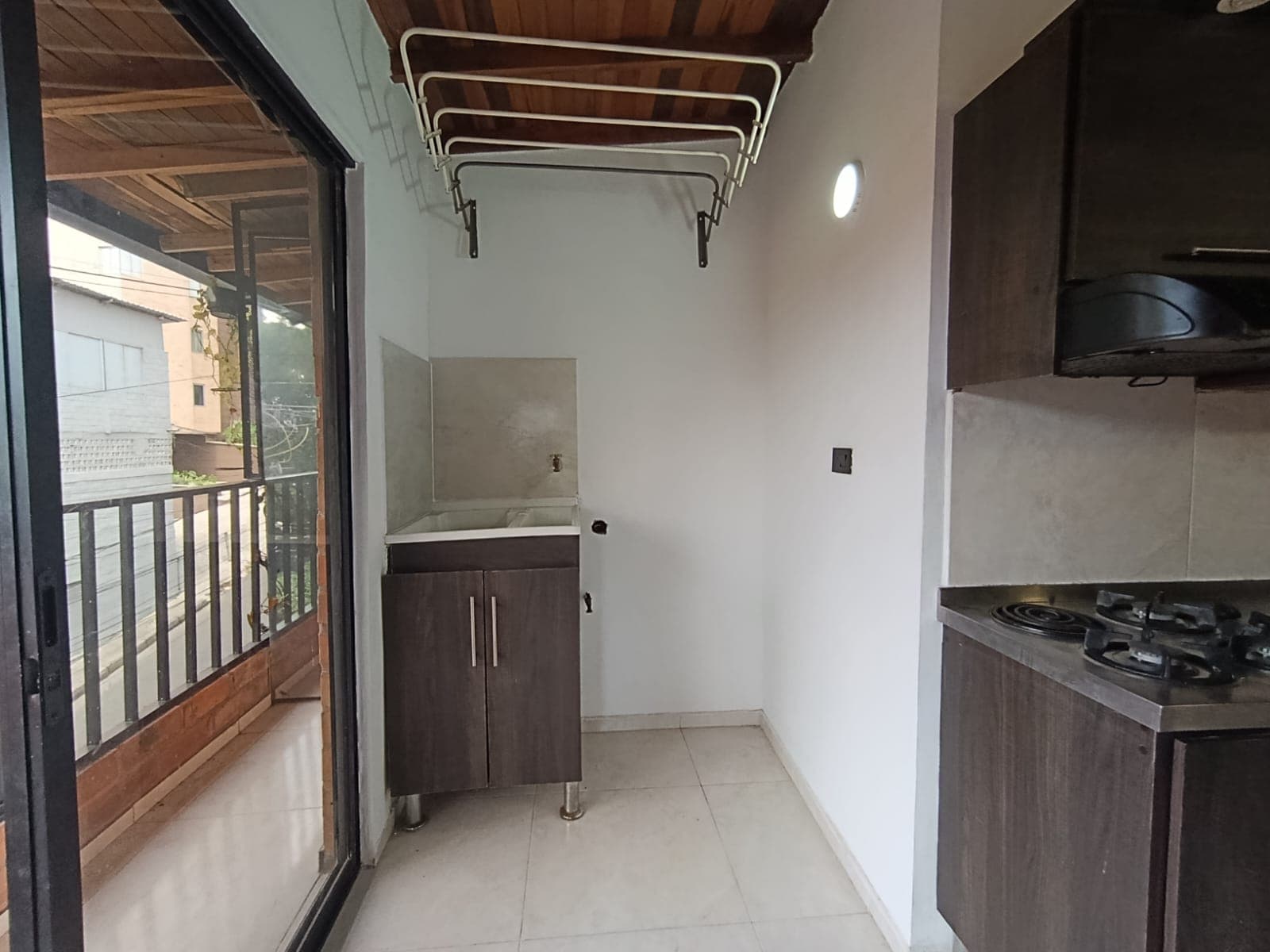 Apartaestudio en arriendo en Las Lomas, El Poblado, Medellín — foto 3 de 13