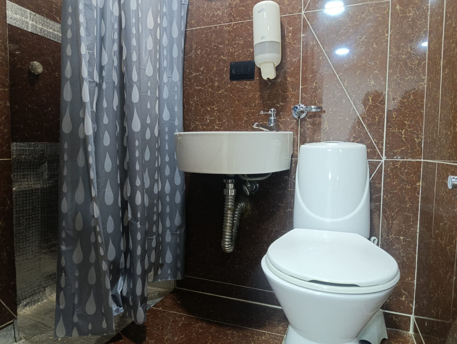 Oficina en arriendo en San Diego, El Poblado, Medellín — foto 1 de 10