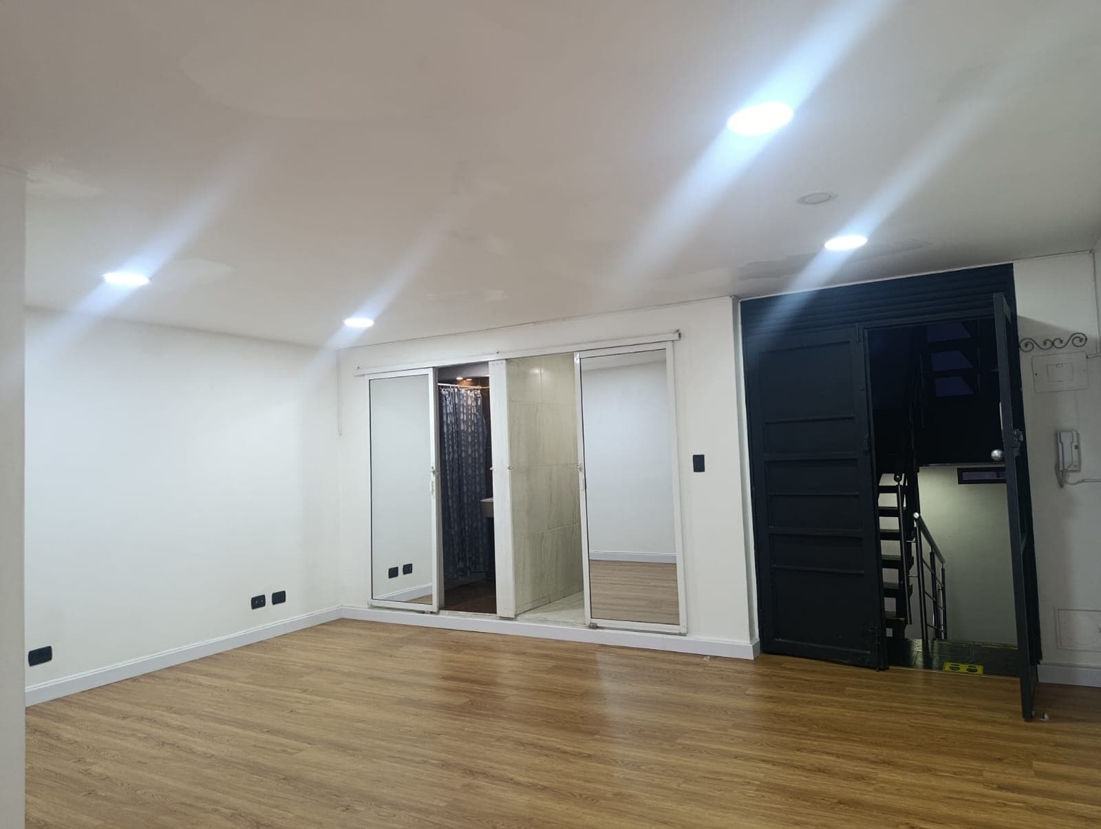 Oficina en arriendo en San Diego, El Poblado, Medellín — foto 3 de 10