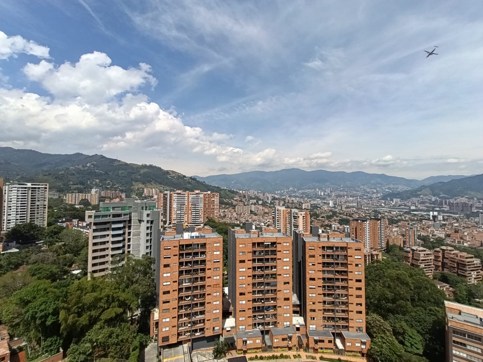 Apartamento en arriendo en Loma Del Escobero, Envigado — foto 1 de 20