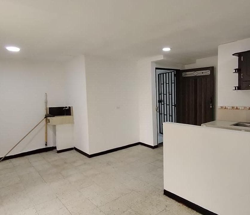 Bodega en arriendo en Barrio Colombia, El Poblado, Medellín — foto 5 de 9