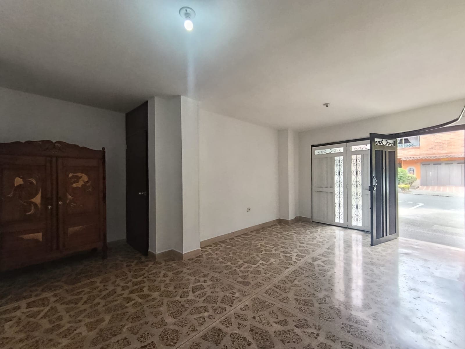 Casa Comercial en arriendo en Otra Parte, Envigado — foto 1 de 20