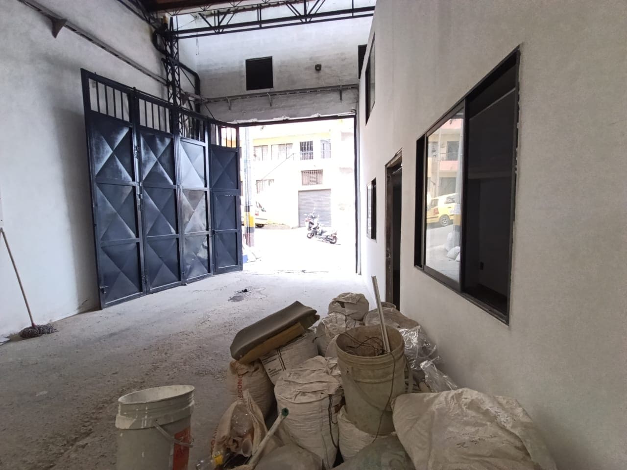 Bodega en arriendo en La Candelaria, Centro, Medellín — foto 5 de 15
