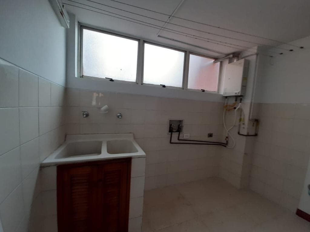 Apartamento en arriendo en Laureles, Medellín — foto 4 de 20