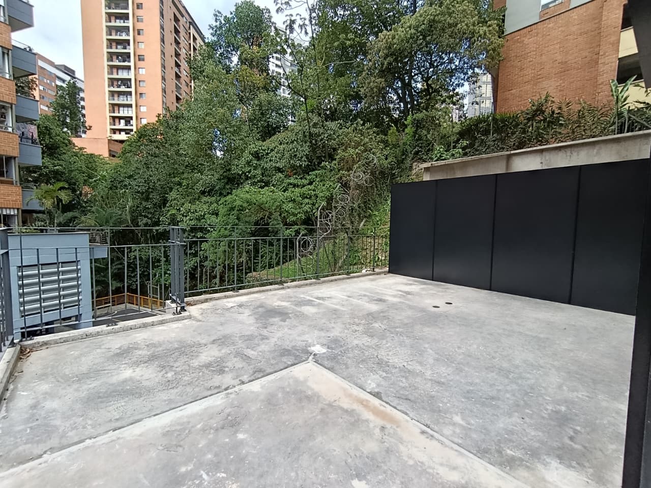 Local en arriendo en Castropol, El Poblado, Medellín — foto 5 de 16
