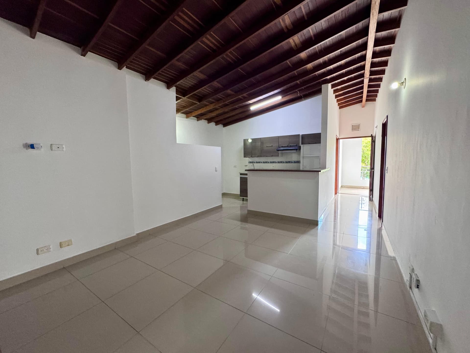 Apartamento en arriendo en Las Playas, Belen, Medellín — foto 1 de 15