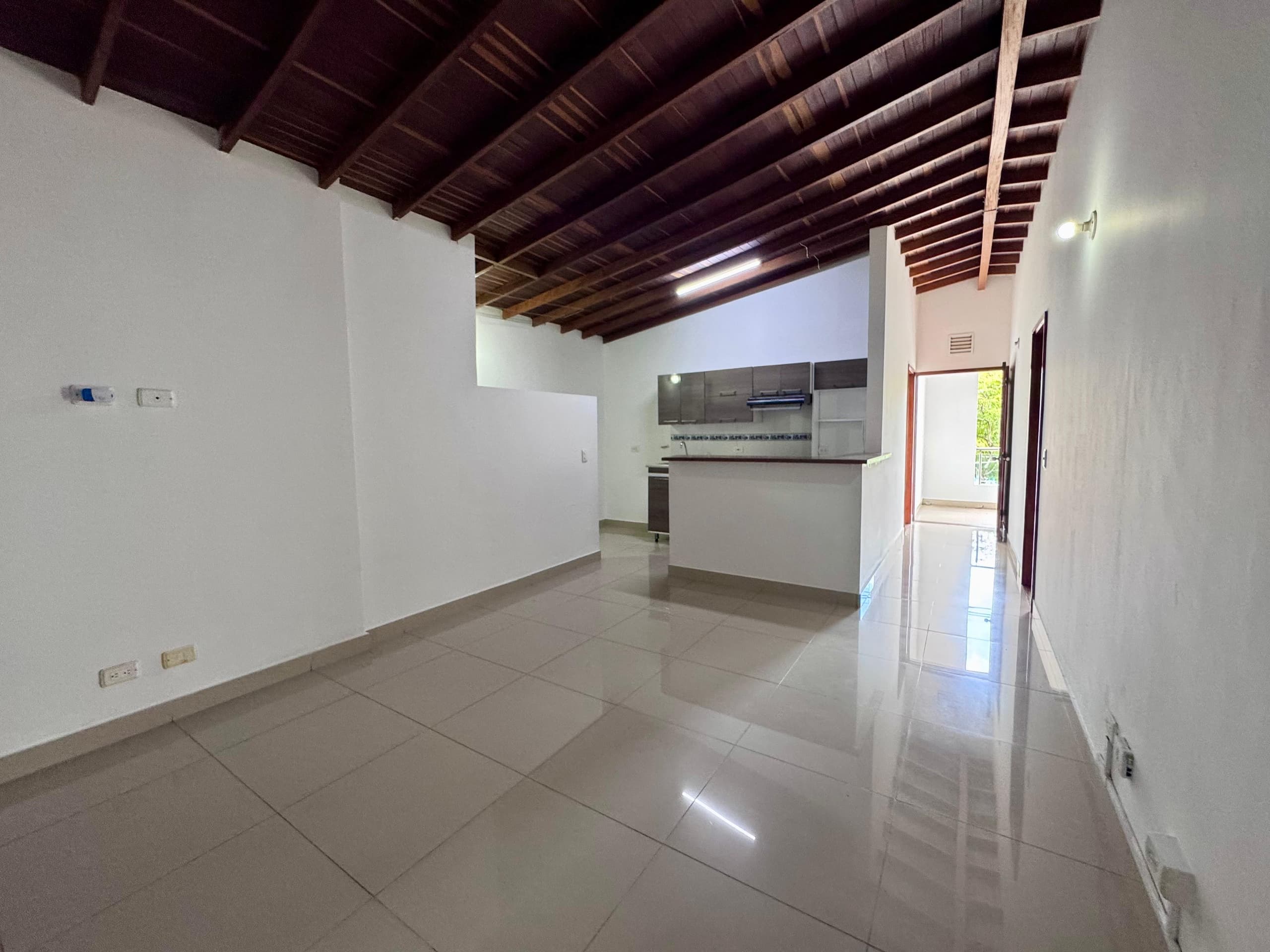 Apartamento en arriendo en Las Playas, Belen, Medellín — foto 1 de 15