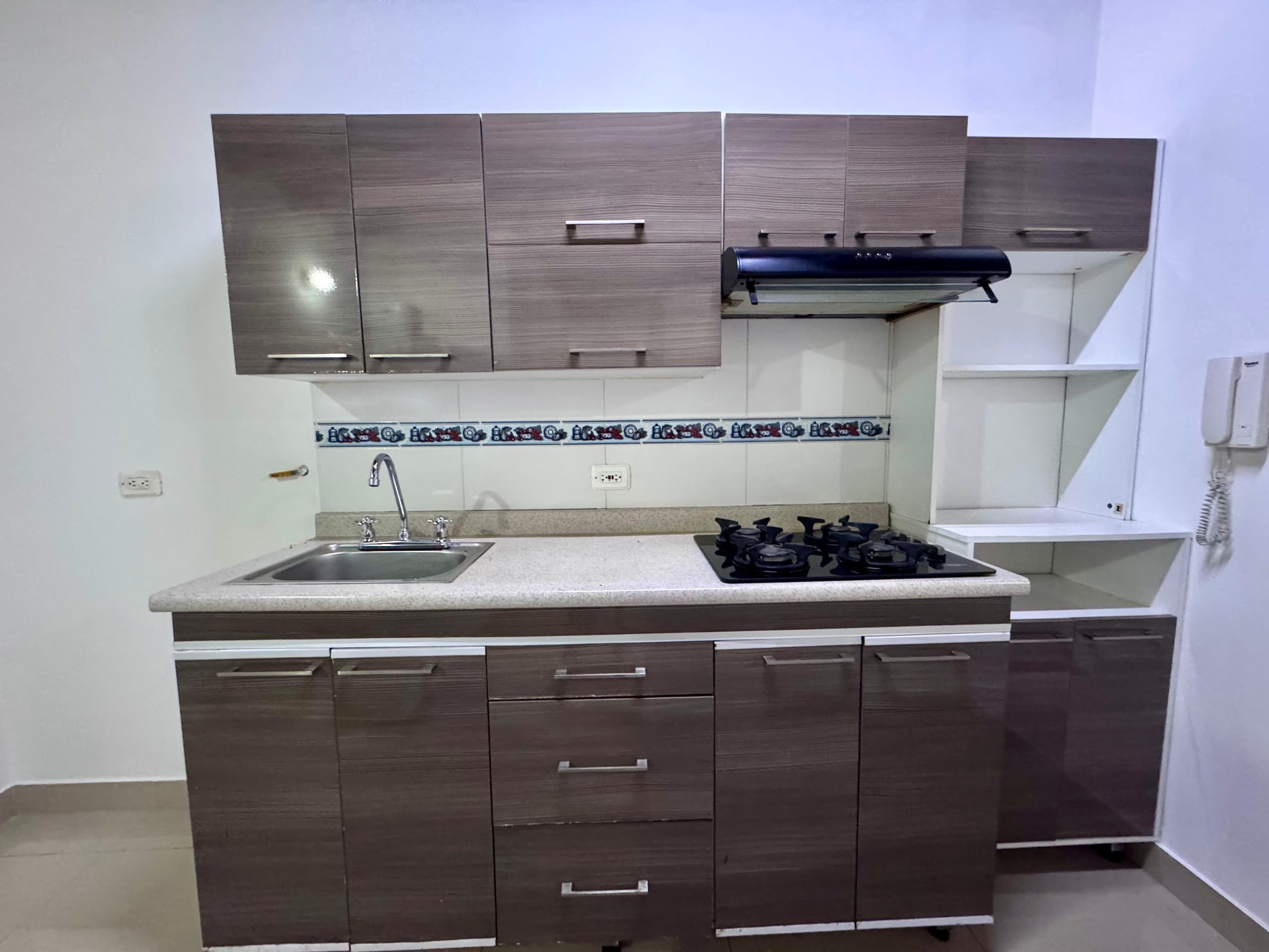 Apartamento en arriendo en Las Playas, Belen, Medellín — foto 3 de 15