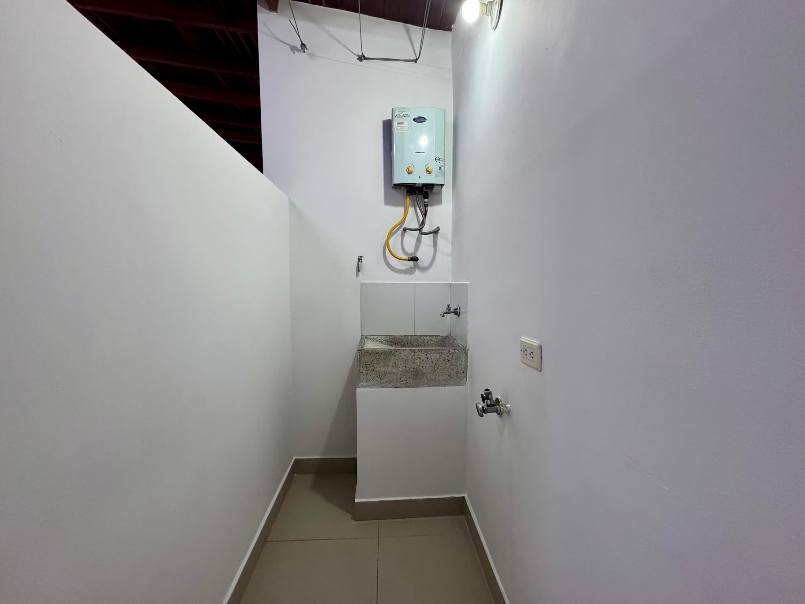 Apartamento en arriendo en Las Playas, Belen, Medellín — foto 5 de 15