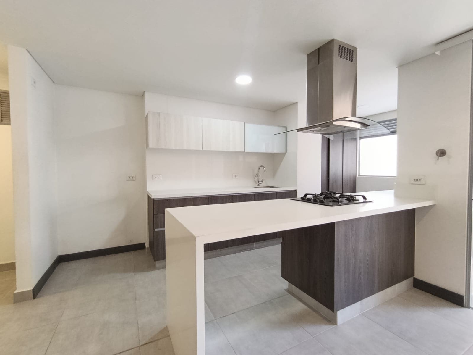Apartamento en arriendo en Ciudad Del Rio, El Poblado, Medellín — foto 1 de 20
