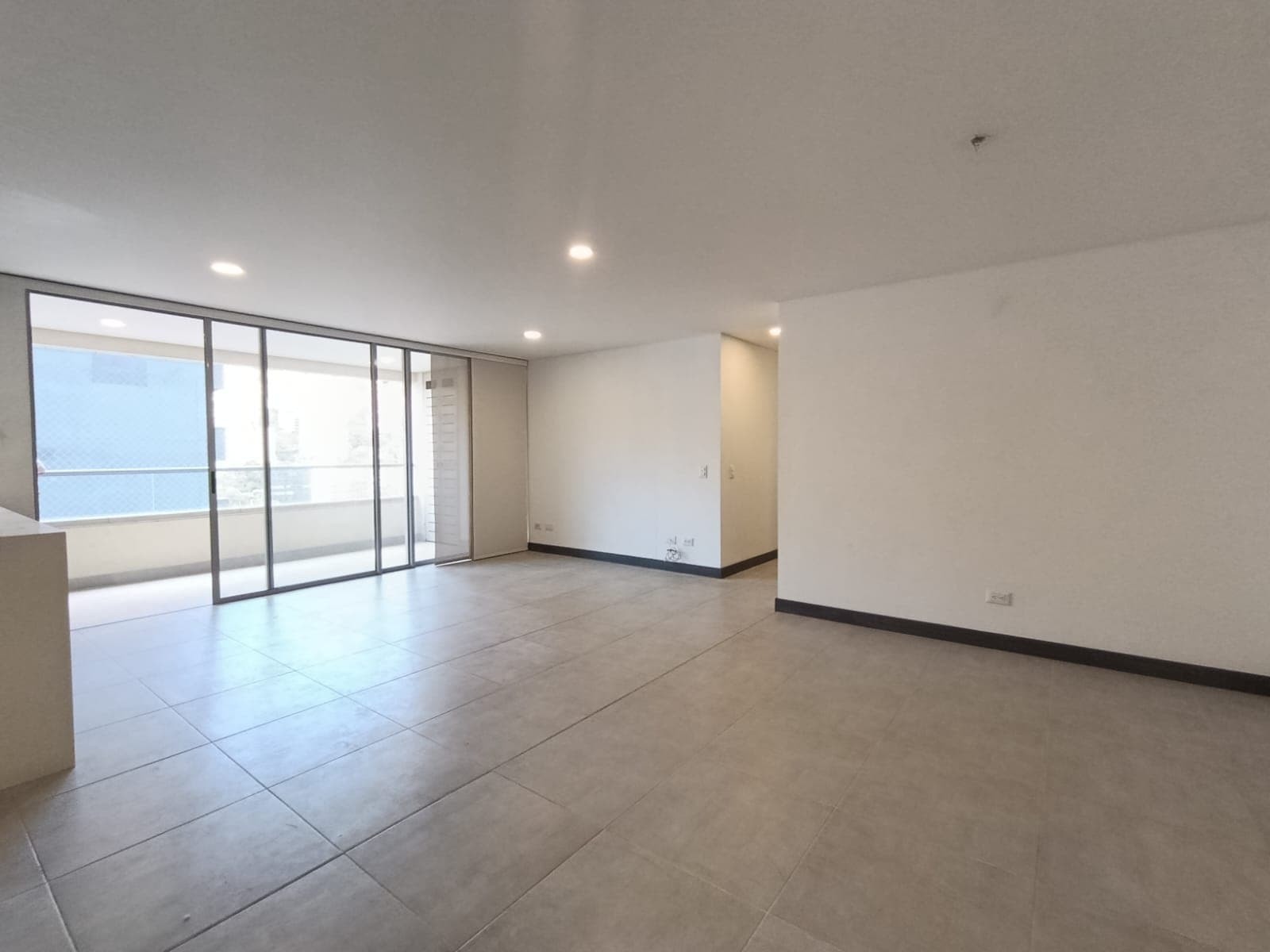 Apartamento en arriendo en Ciudad Del Rio, El Poblado, Medellín — foto 2 de 20