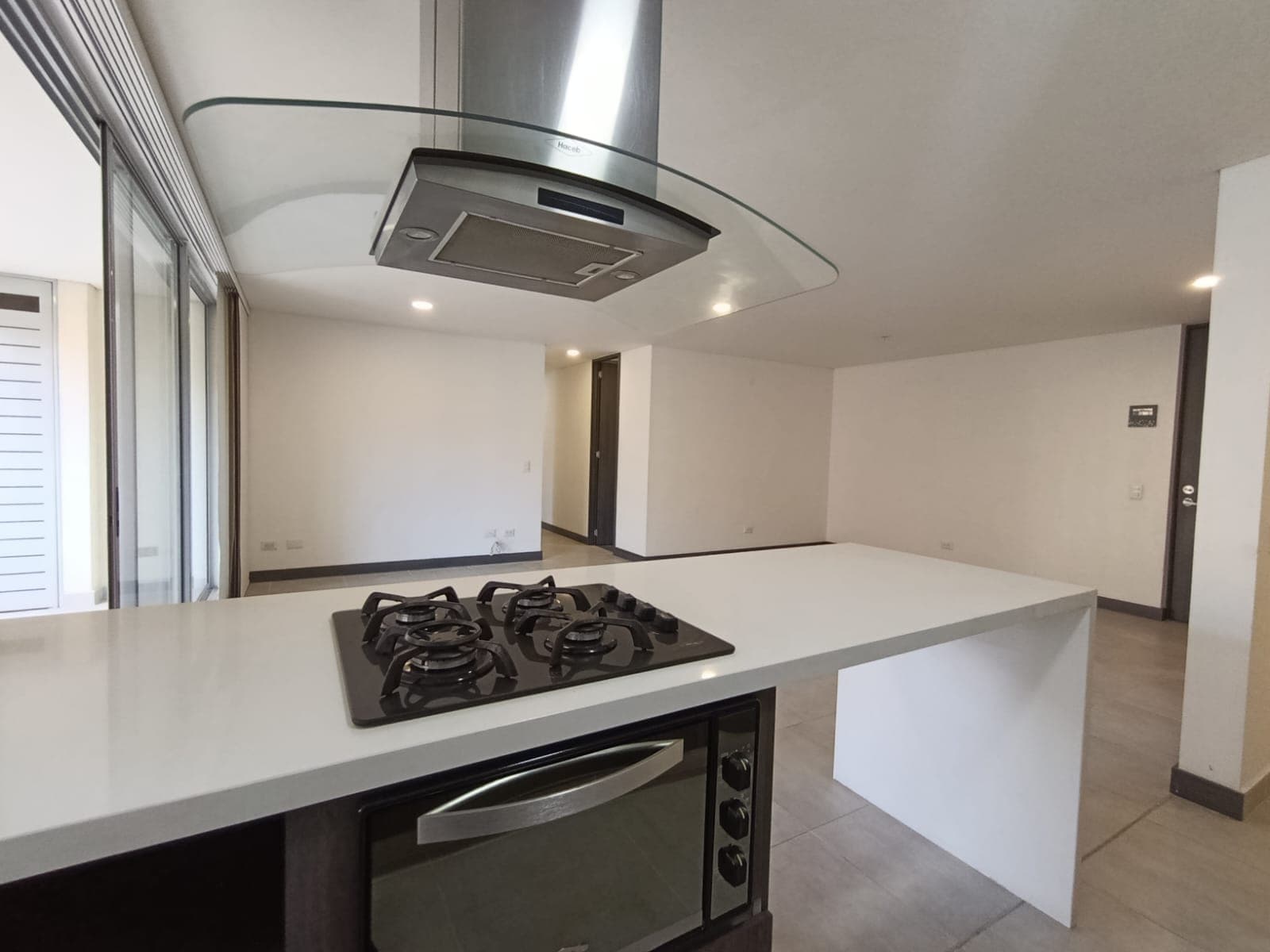 Apartamento en arriendo en Ciudad Del Rio, El Poblado, Medellín — foto 4 de 20