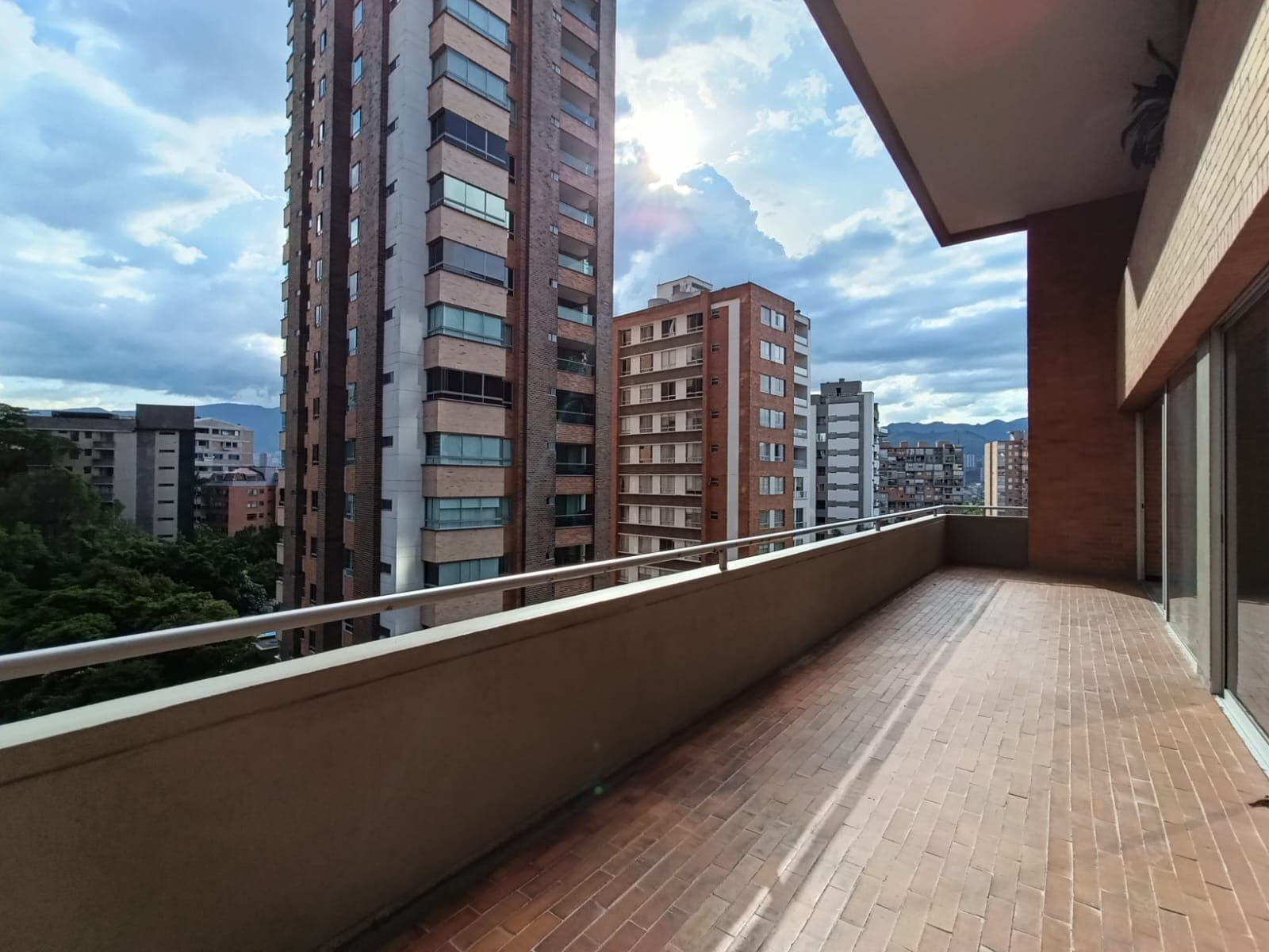 Apartamento en arriendo en Santa María De Los Ángeles, El Poblado, Medellín — foto 1 de 14