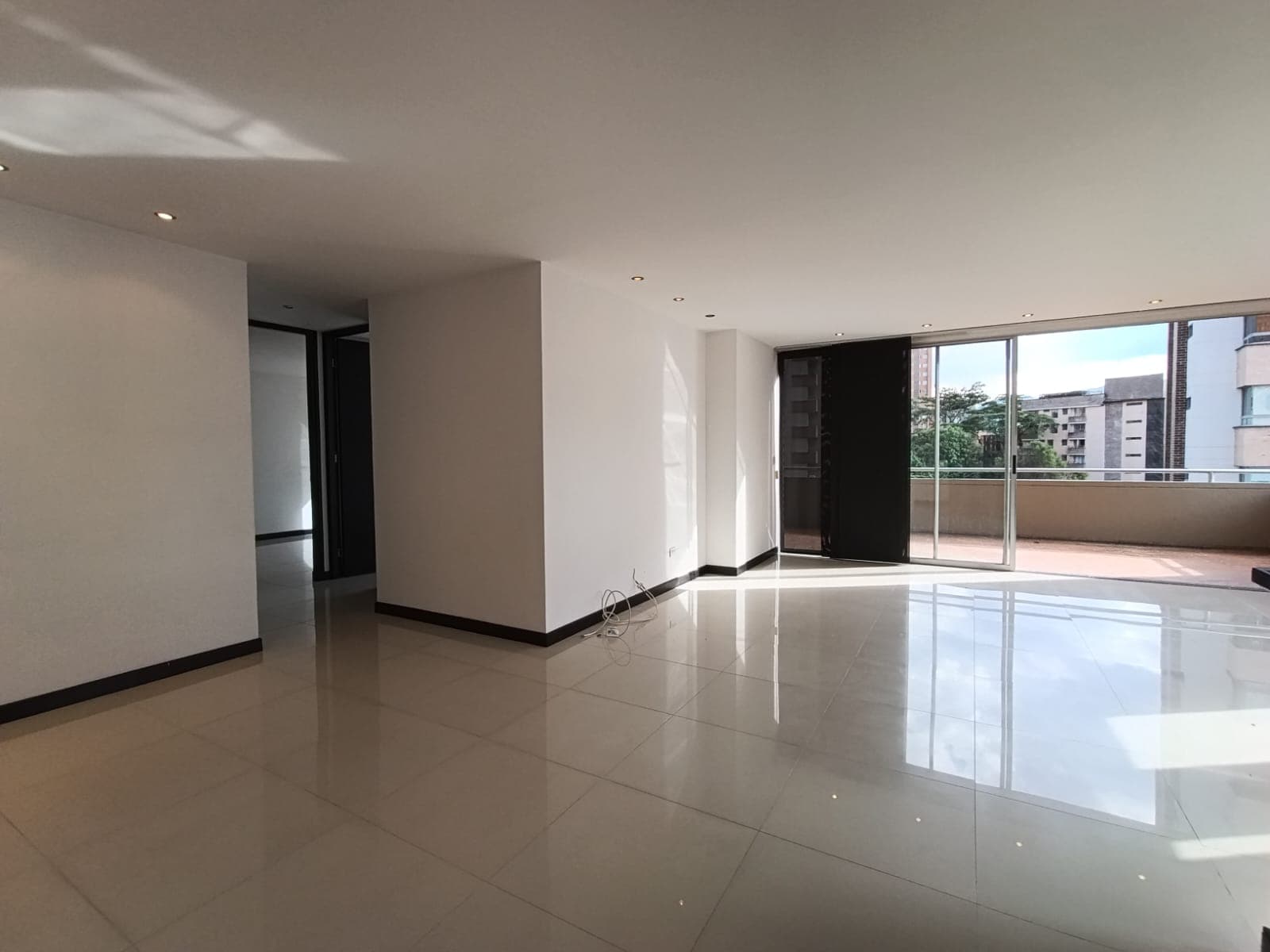 Apartamento en arriendo en Santa María De Los Ángeles, El Poblado, Medellín — foto 3 de 14
