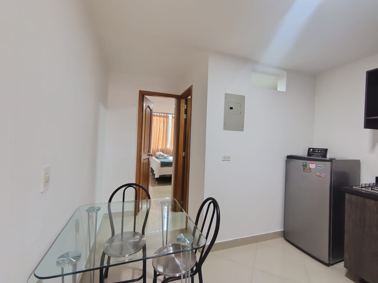 Apartaestudio en arriendo en Estadio, Laureles, Medellín — foto 1 de 8