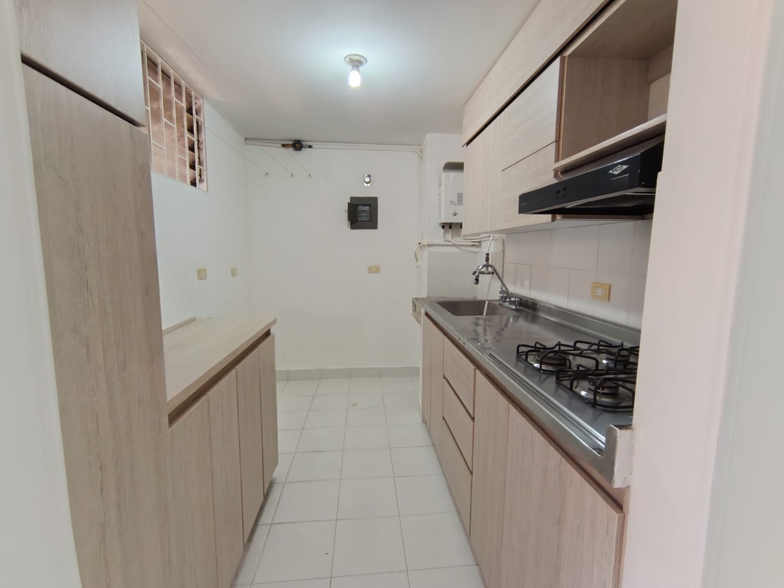 Apartamento en arriendo en Simón Bolívar, La America, Medellín — foto 1 de 16