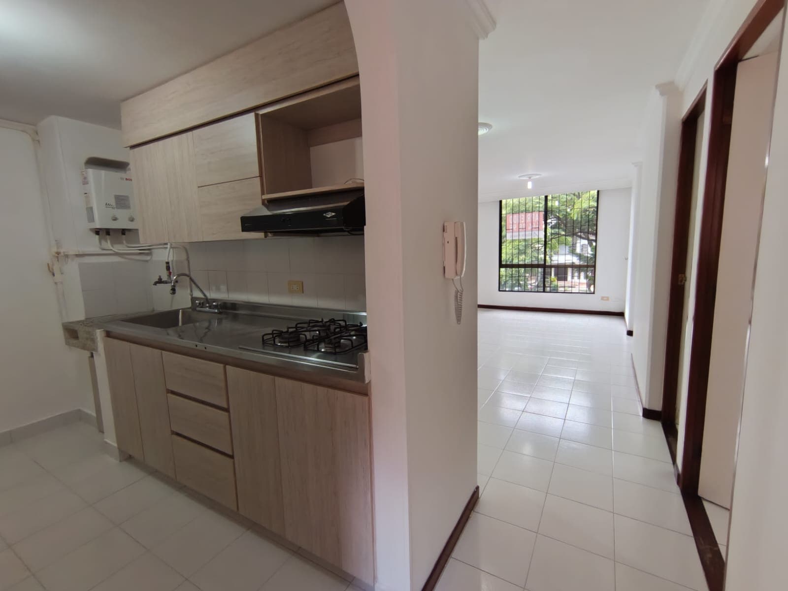 Apartamento en arriendo en Simón Bolívar, La America, Medellín — foto 2 de 16