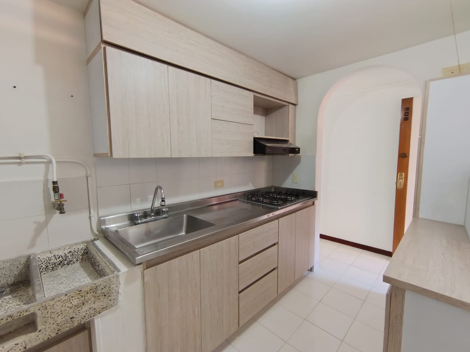Apartamento en arriendo en Simón Bolívar, La America, Medellín — foto 3 de 16