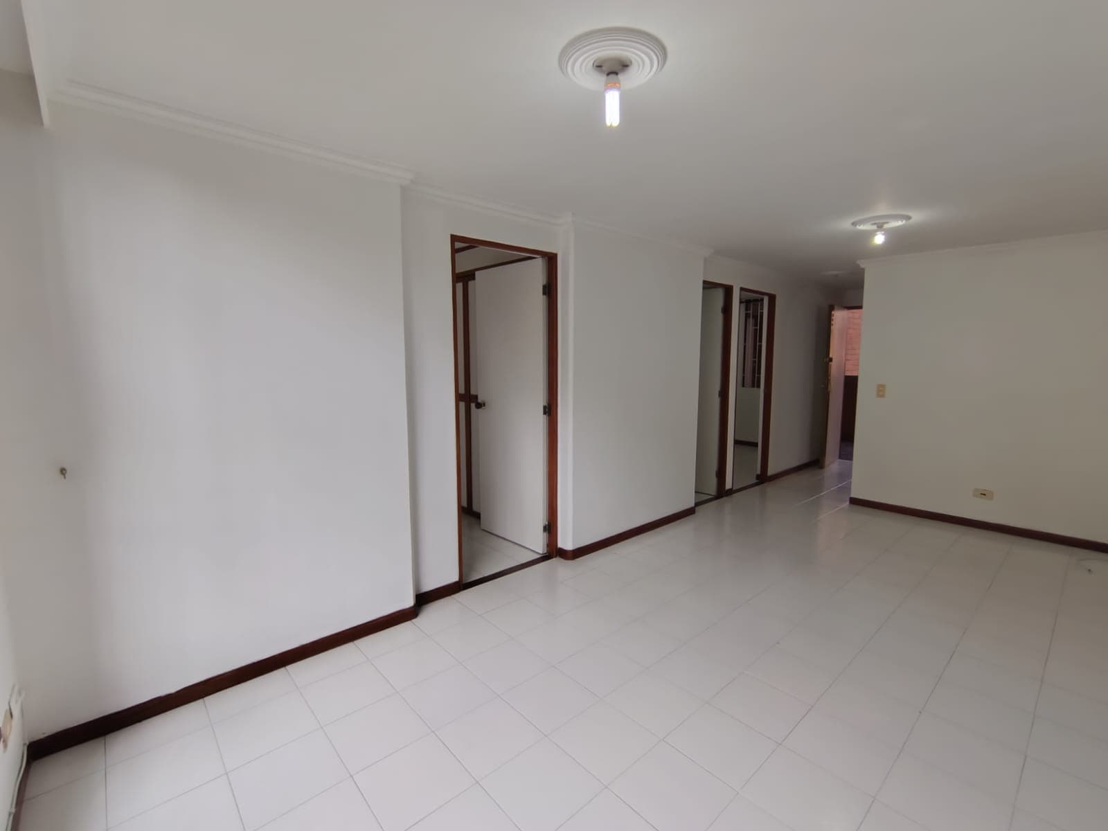 Apartamento en arriendo en Simón Bolívar, La America, Medellín — foto 4 de 16