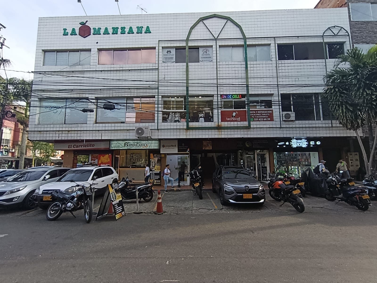 Local en arriendo en Estadio, Laureles, Medellín — foto 1 de 9