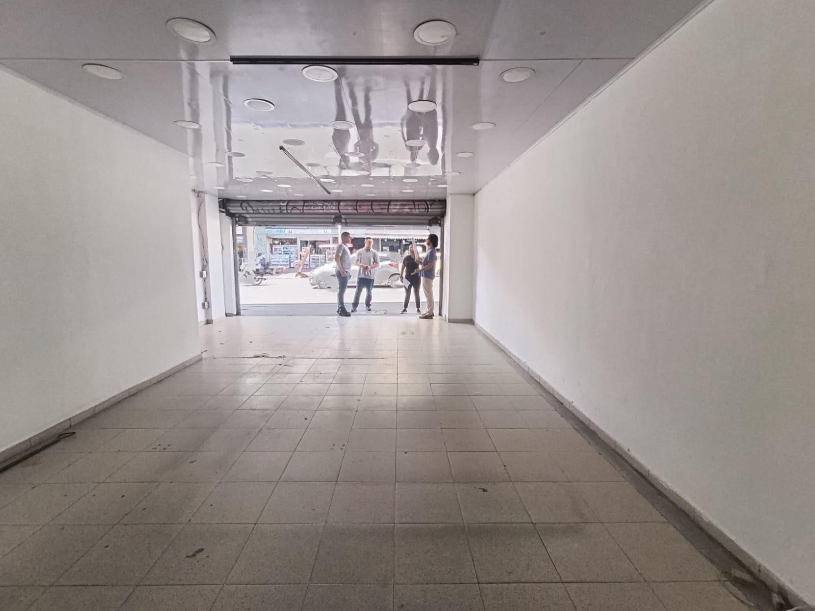 Local en arriendo en Guayaquil, Centro, Medellín — foto 1 de 17
