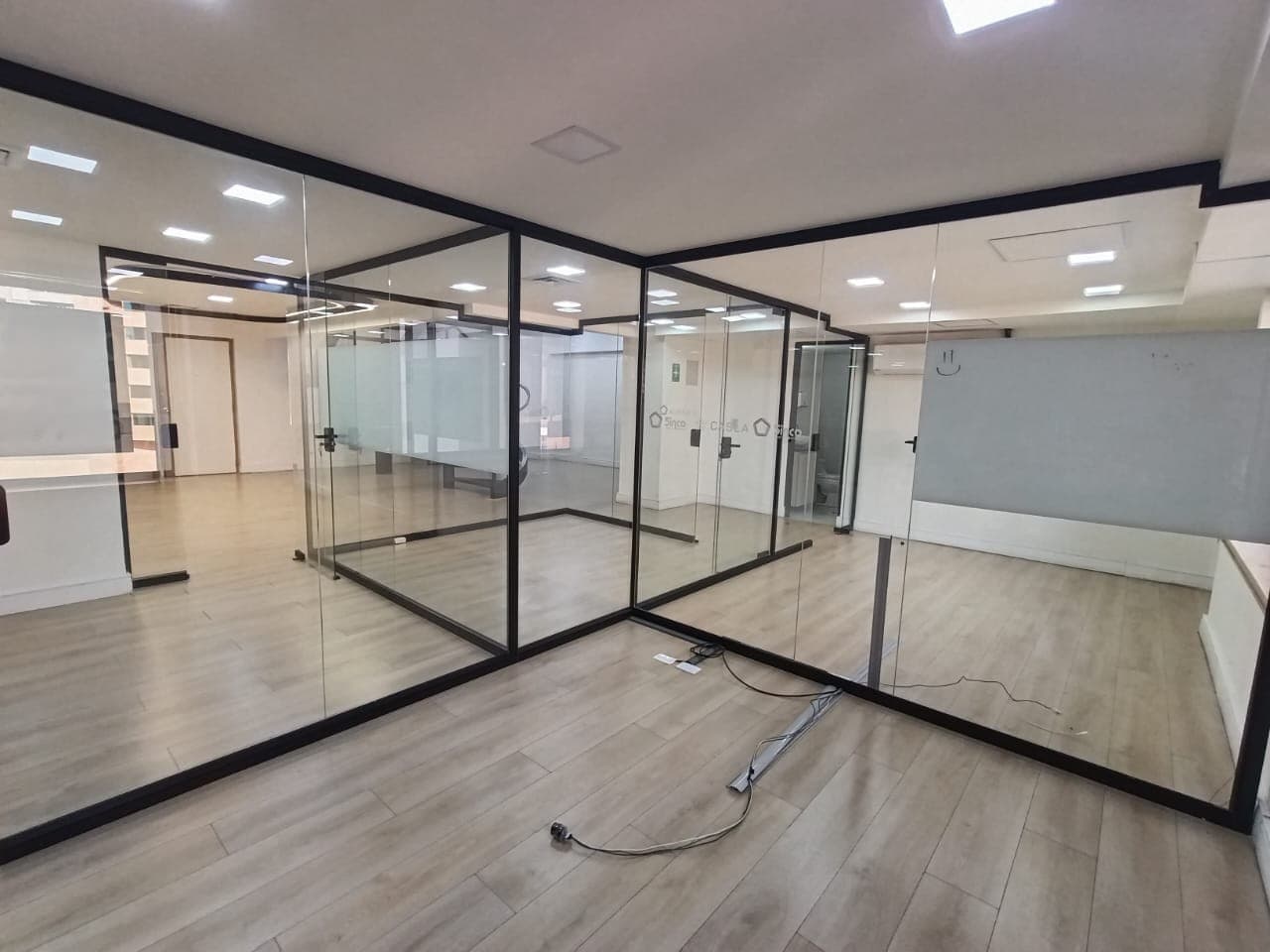 Oficina en arriendo en El Poblado, Medellín — foto 1 de 20
