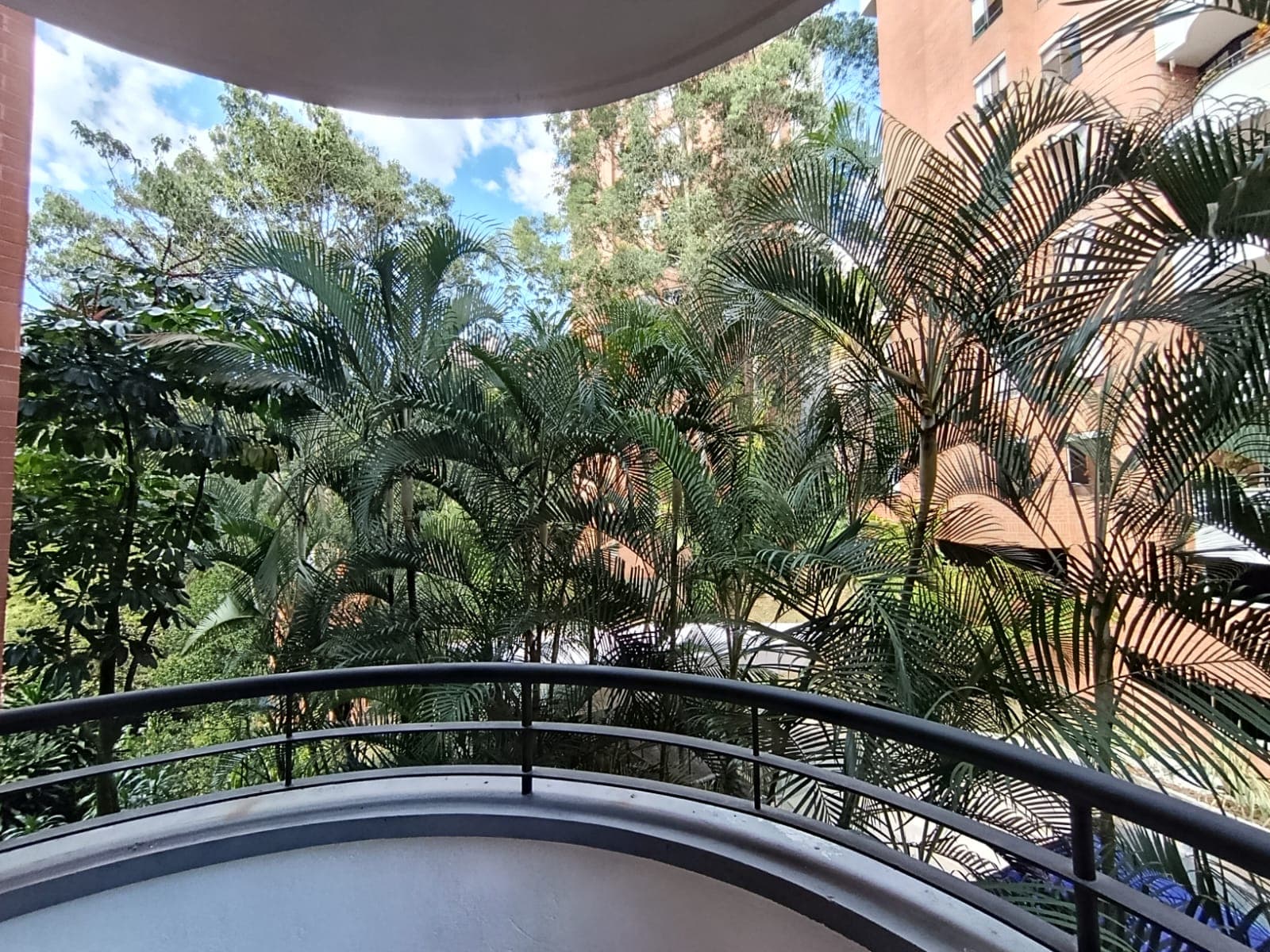 Apartamento en arriendo en San Lucas, El Poblado, Medellín — foto 1 de 15