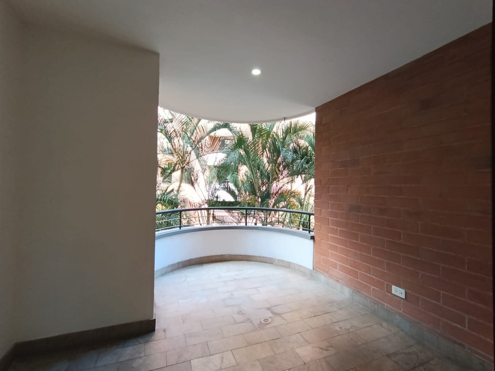 Apartamento en arriendo en San Lucas, El Poblado, Medellín — foto 2 de 15