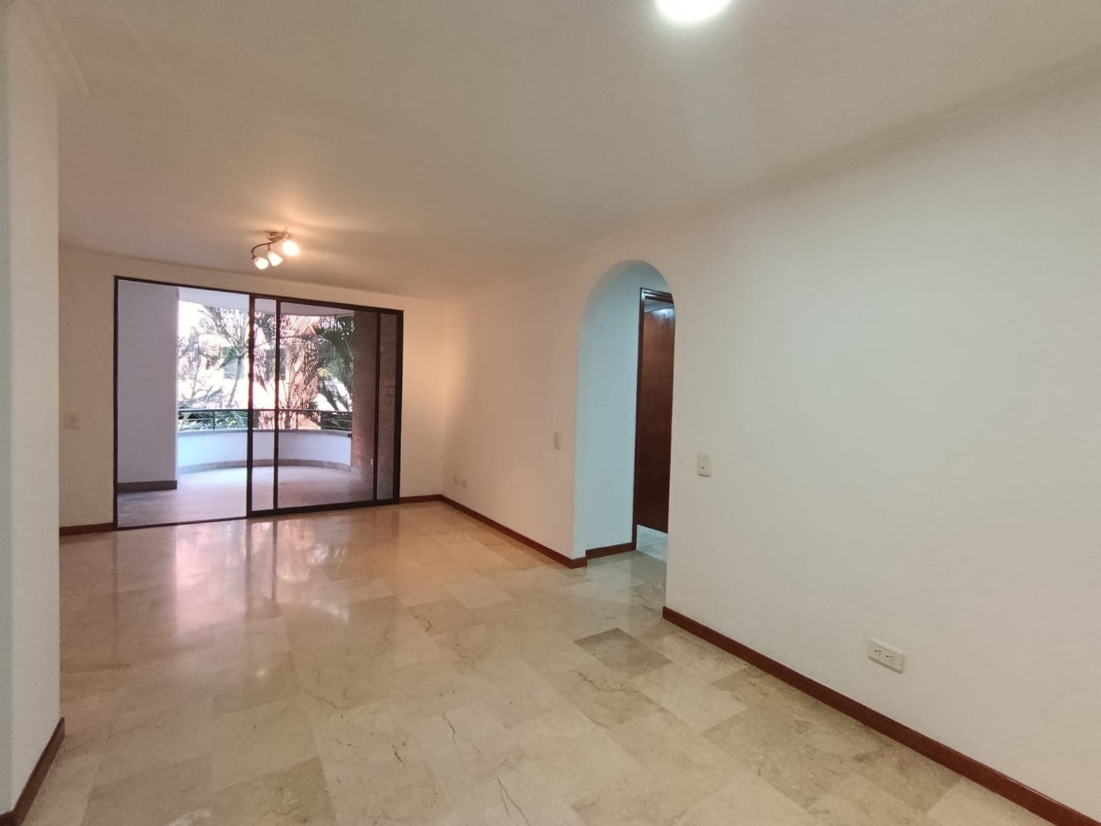 Apartamento en arriendo en San Lucas, El Poblado, Medellín — foto 3 de 15