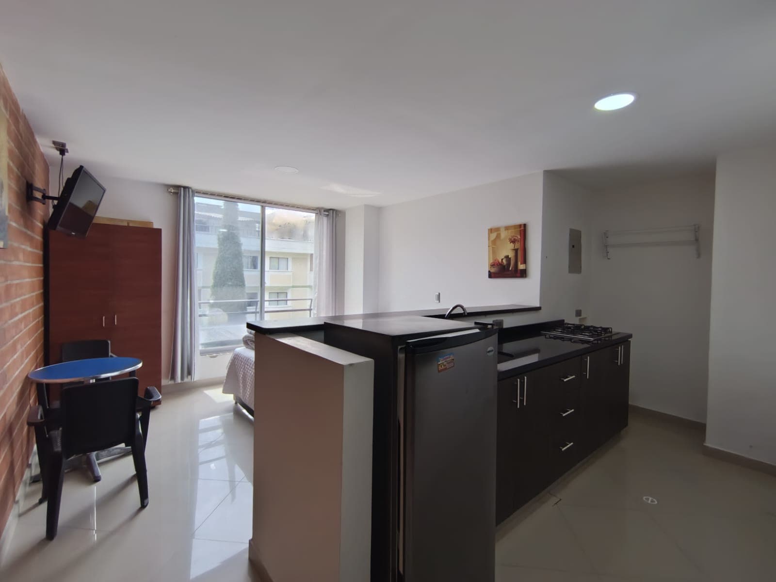 Apartaestudio en arriendo en Estadio, Laureles, Medellín — foto 1 de 9