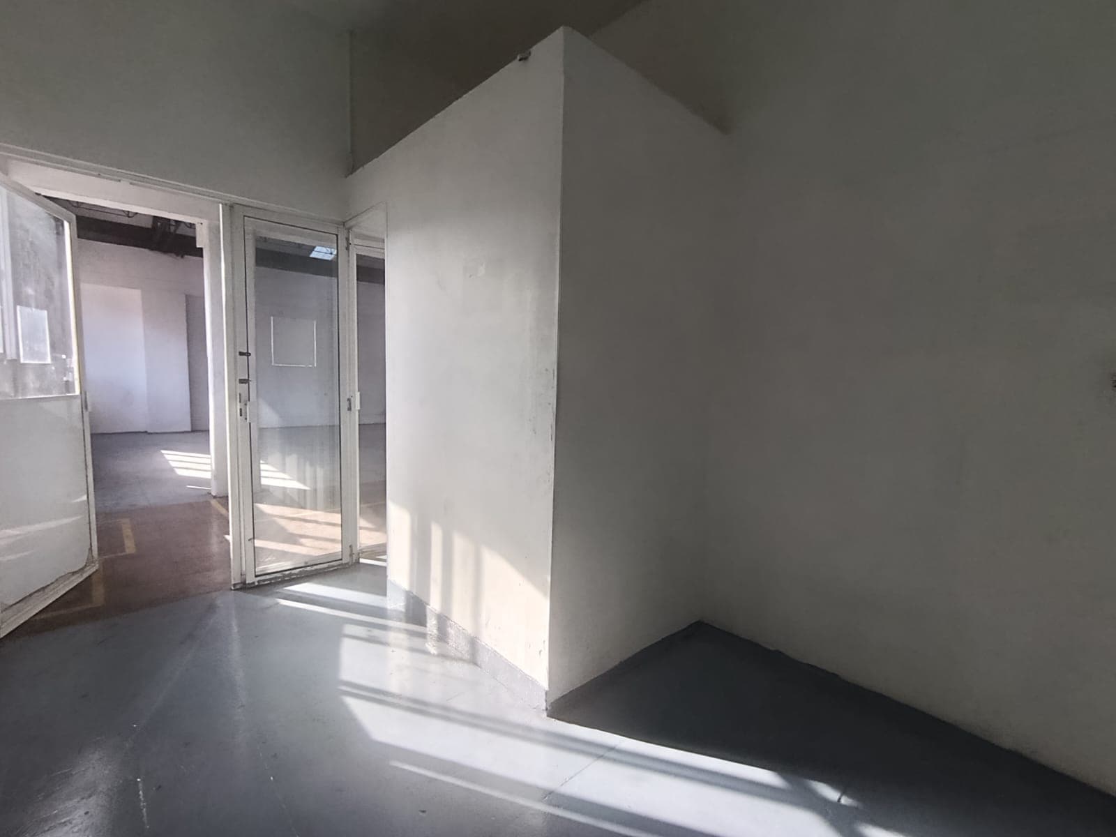 Bodega en arriendo en Barrio Colombia, El Poblado, Medellín — foto 5 de 15