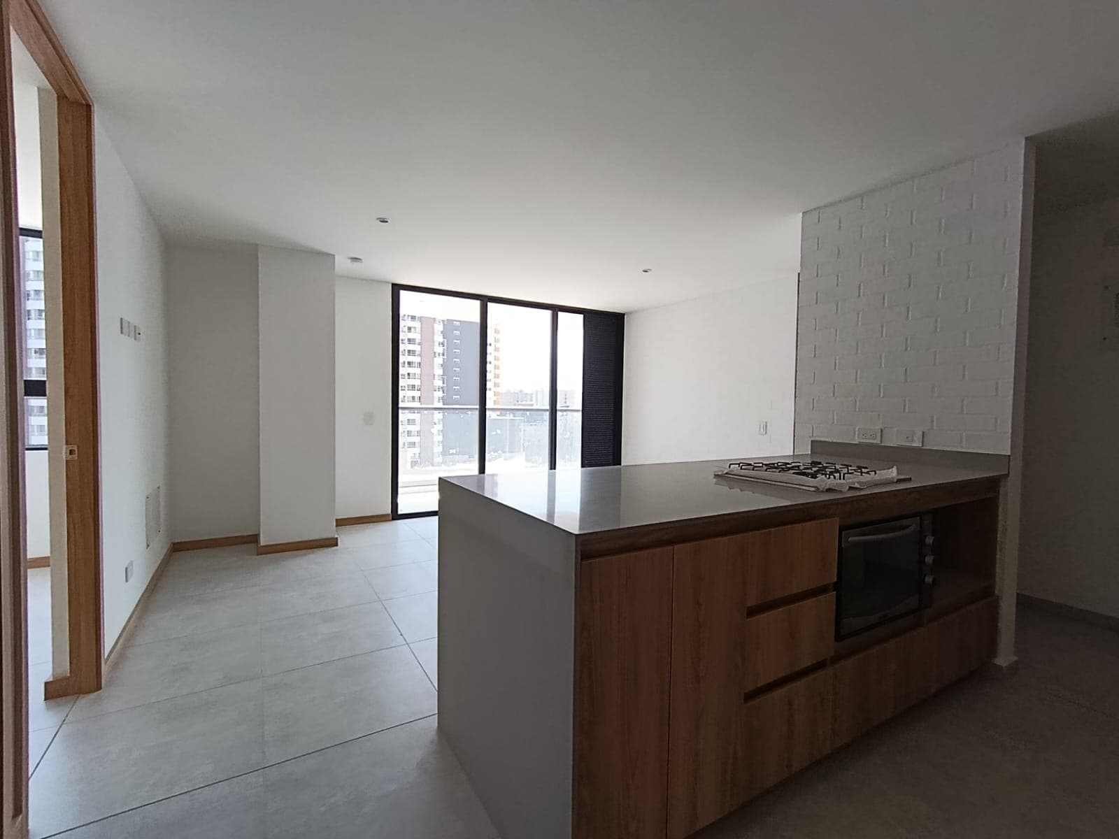 Apartamento en arriendo en Prados de Sabaneta — foto 1 de 14