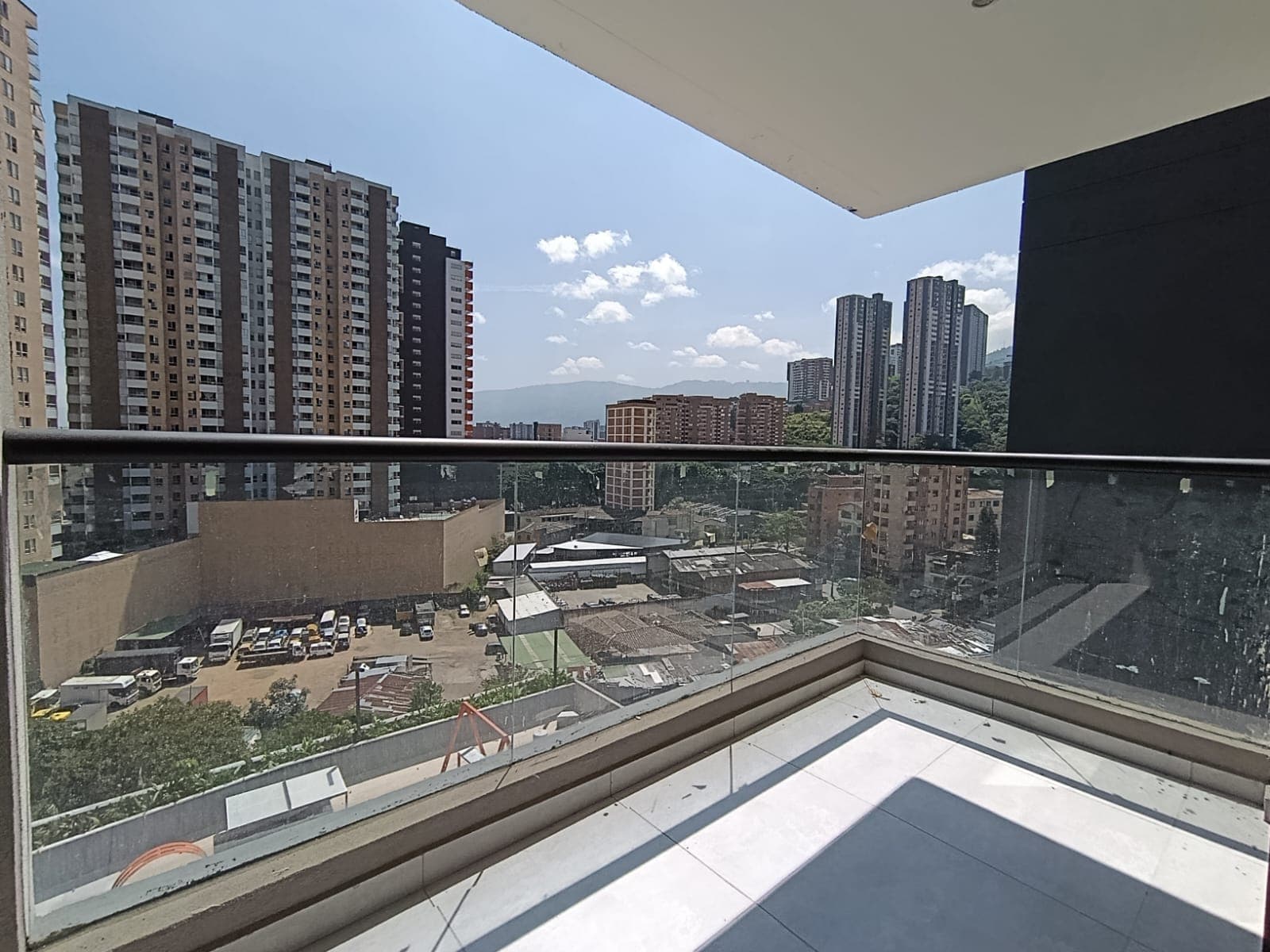 Apartamento en arriendo en Prados de Sabaneta — foto 5 de 14
