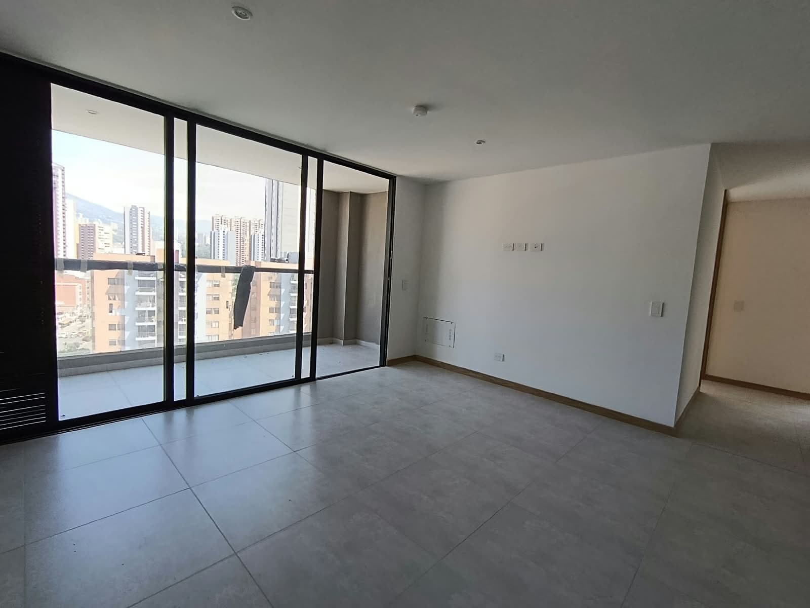 Apartamento en arriendo en Prados de Sabaneta — foto 3 de 20