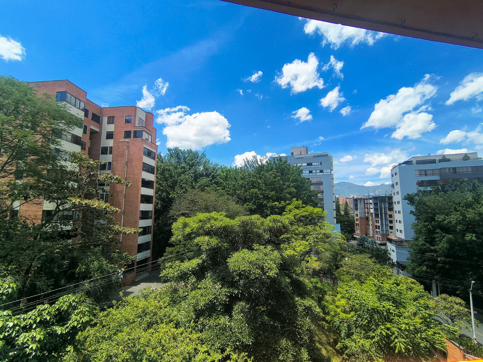 Apartamento en arriendo en El Campestre La Frontera, El Poblado, Medellín — foto 1 de 12