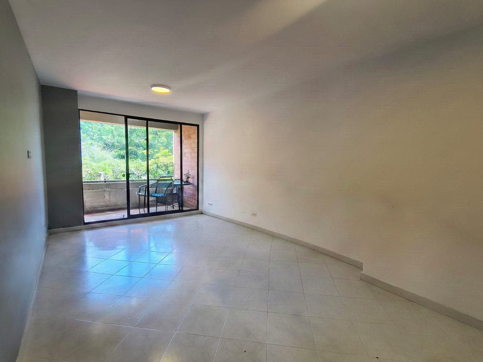 Apartamento en arriendo en El Campestre La Frontera, El Poblado, Medellín — foto 4 de 12