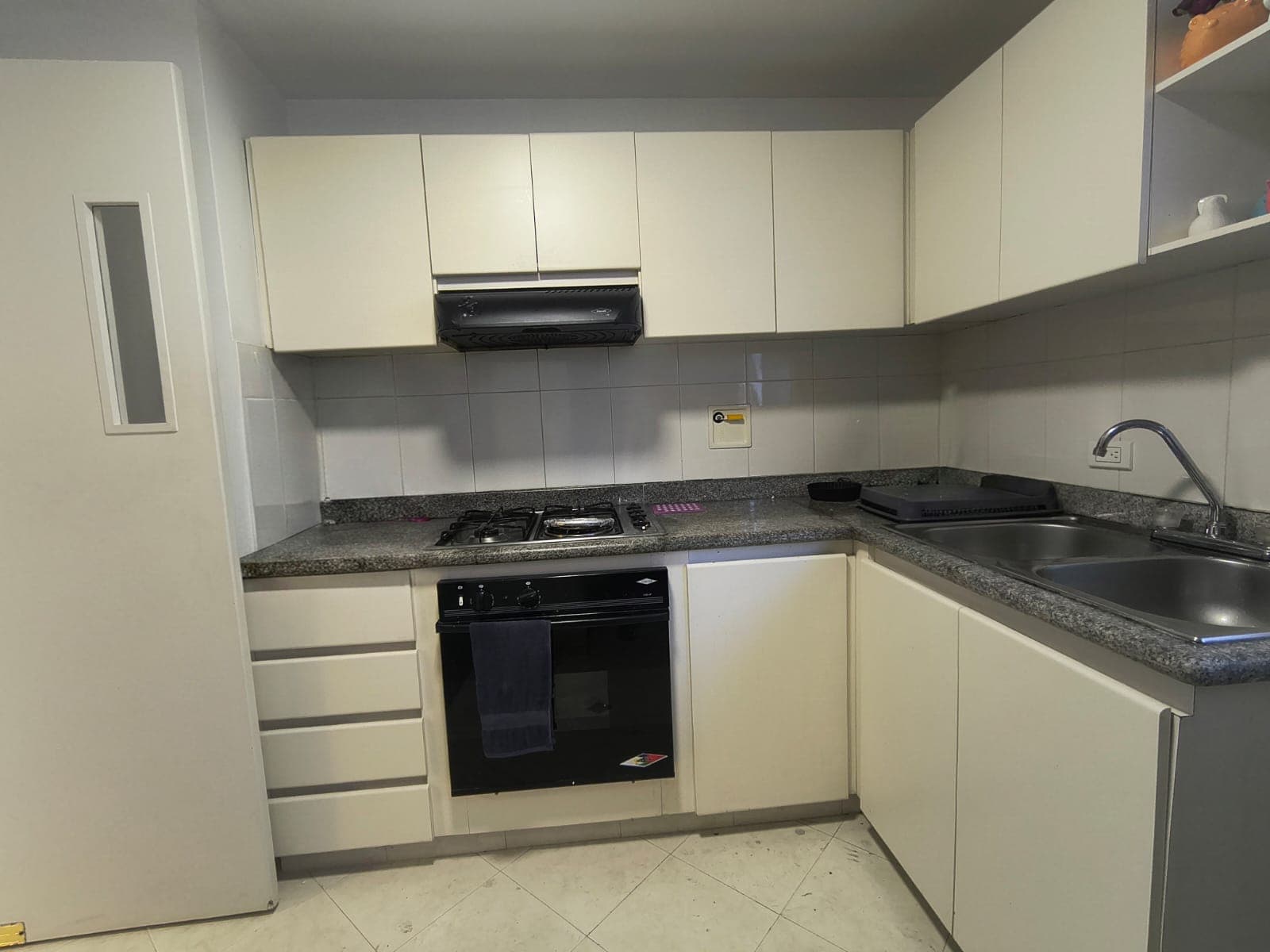 Apartamento en arriendo en El Campestre La Frontera, El Poblado, Medellín — foto 5 de 12